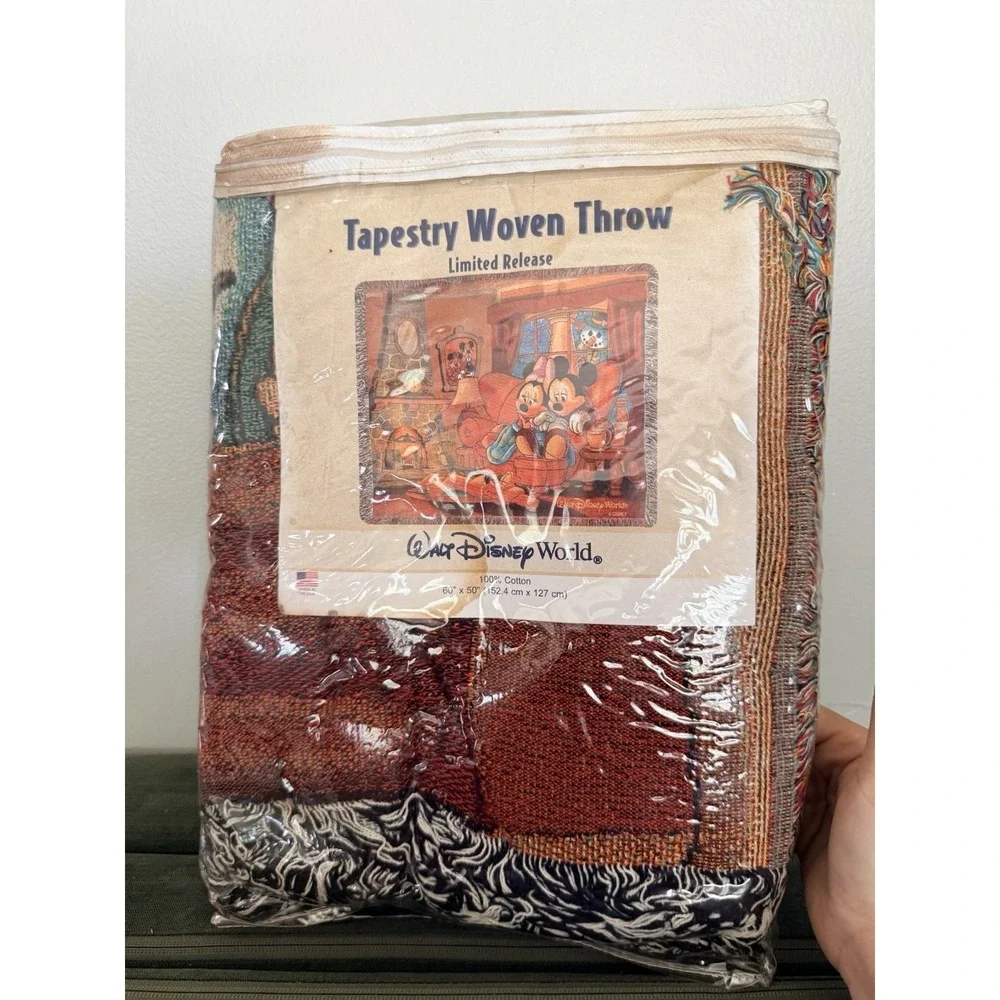 Disney World Woven Tapestry Throw Blanket 60 x 50‎ Mickey Minnie Pluto Fireplace